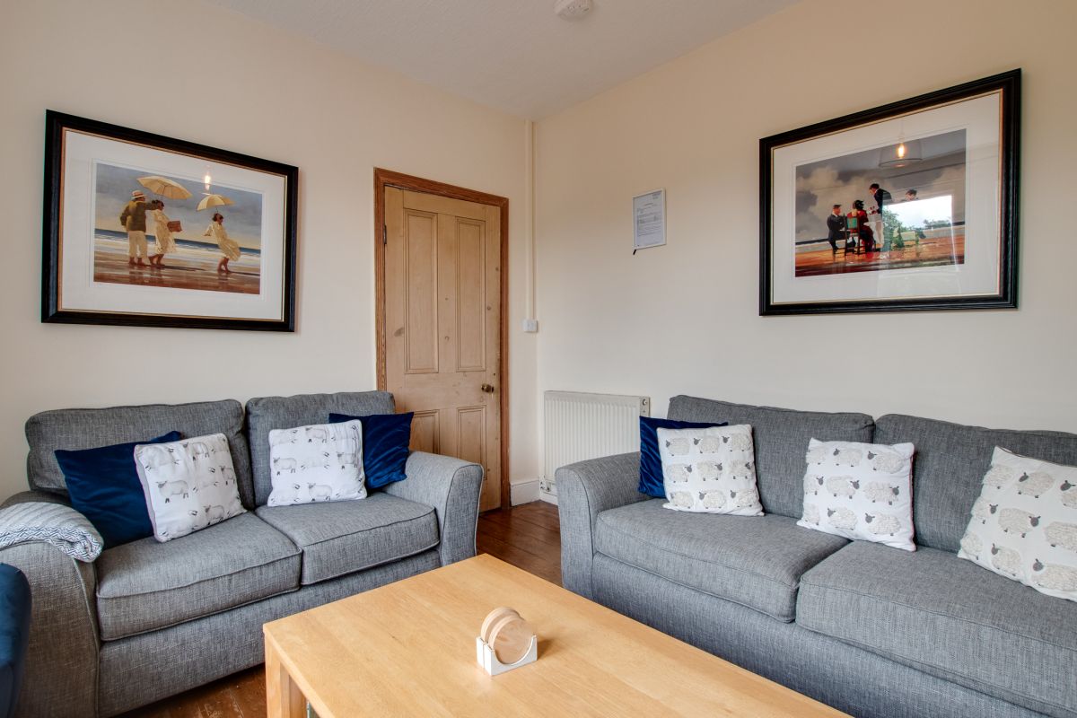 Bryn Hyfryd, listing photograph 4