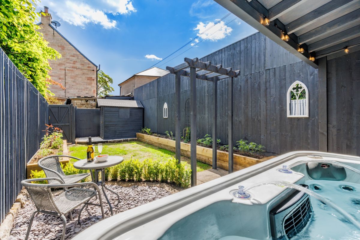 Wash House Cottage, listing photograph 10