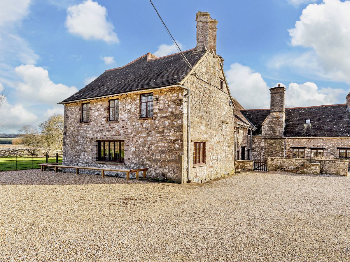 Llanover Estate - Court Farm House, listing photograph 5