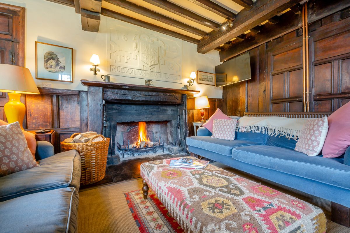 Gilar House, listing photograph 3