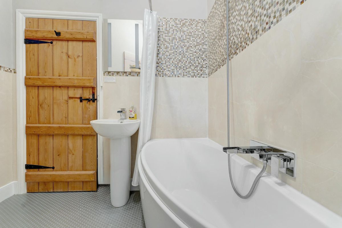 Riversedge Cottage, listing photograph 12