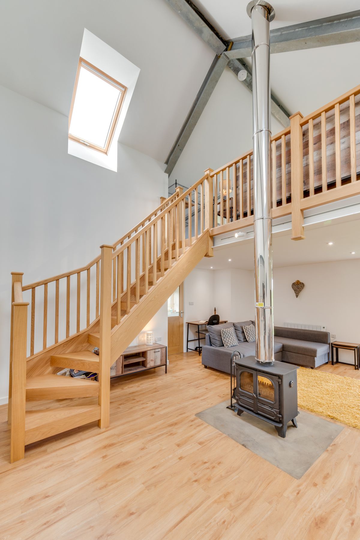 Little House, listing photograph 8