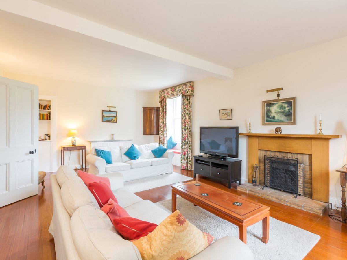 Lower Oakfield, listing photograph 3