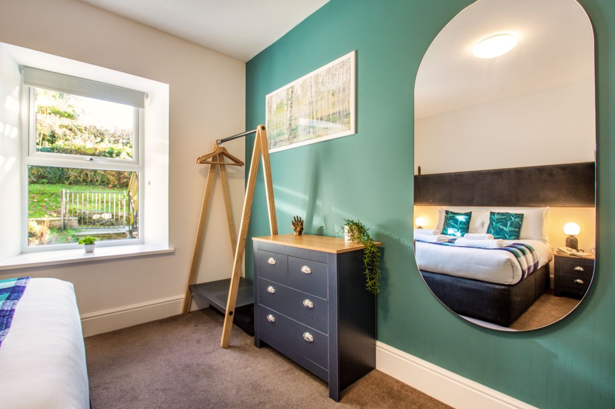 Fairy Glen Apt Three, listing photograph 4