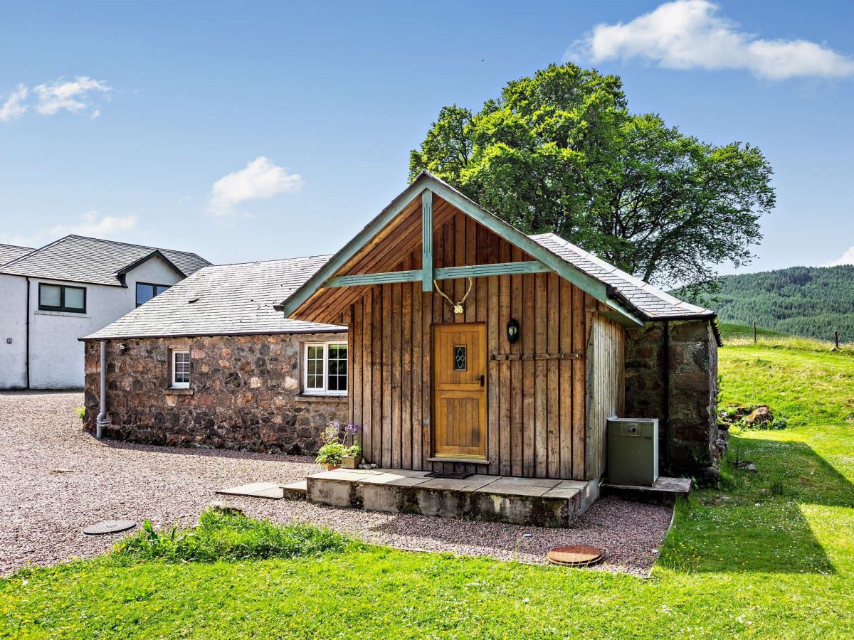 Shepherds Cottage - Erracht, listing photograph 9