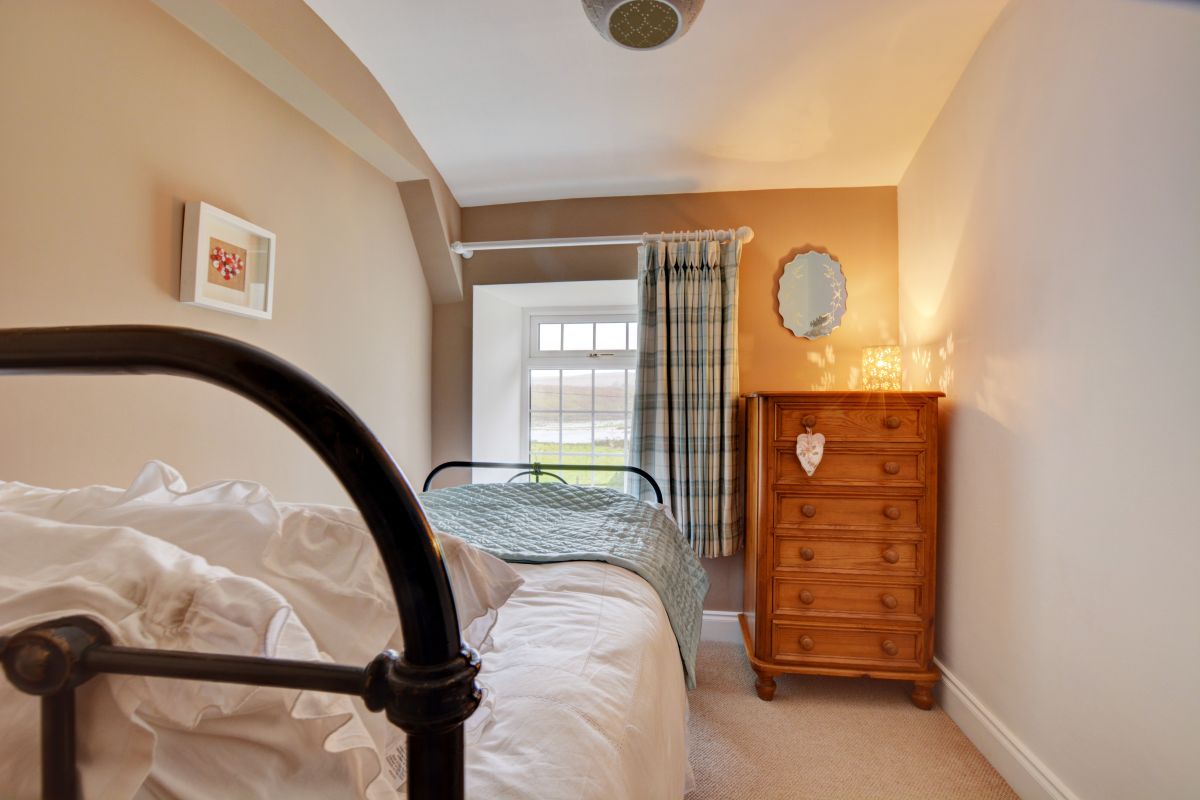 Blades Cottage, listing photograph 12