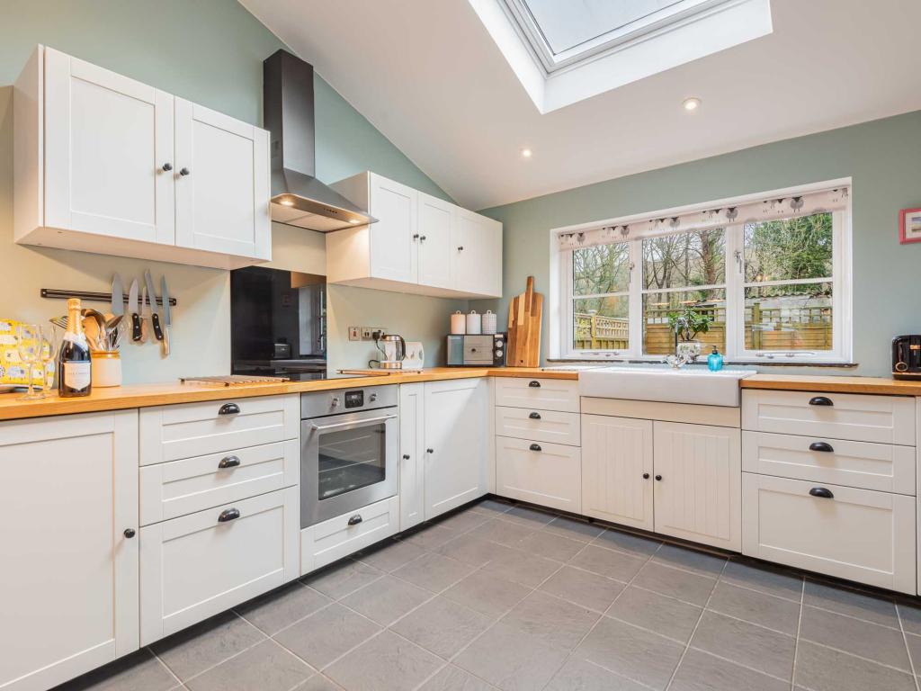 Walnut Cottage - Ulverston, listing photograph 4