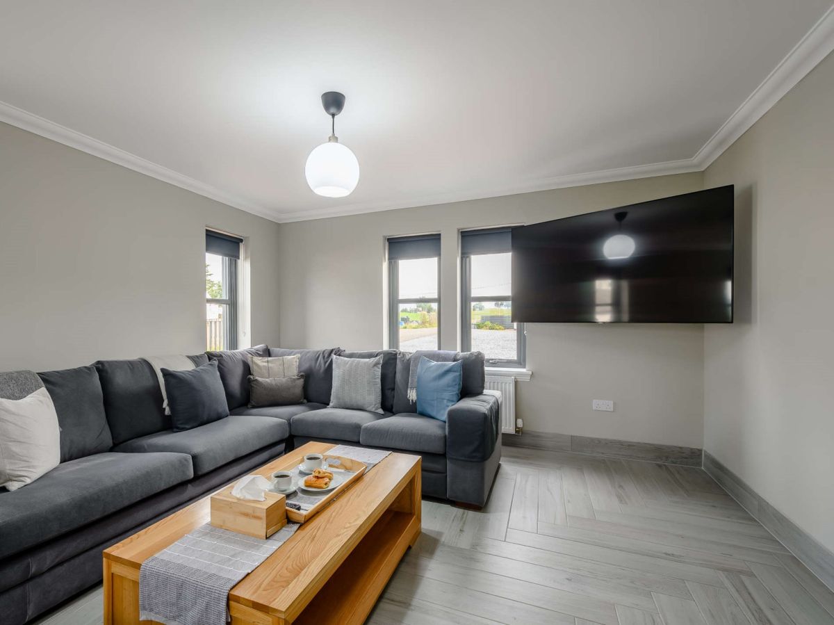 8 Lomond Courtyard, listing photograph 4