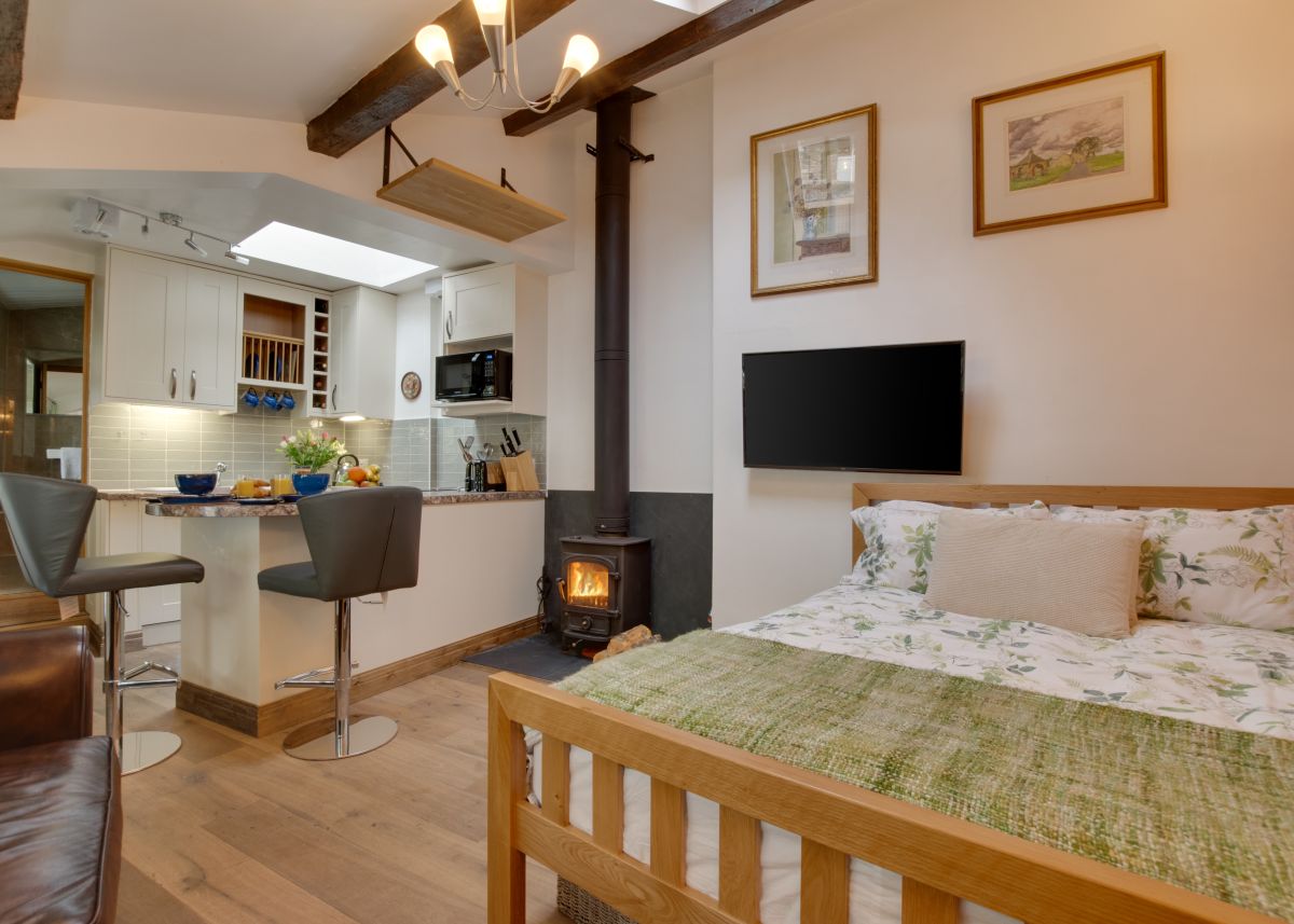 Courtyard Hideaway Cottage