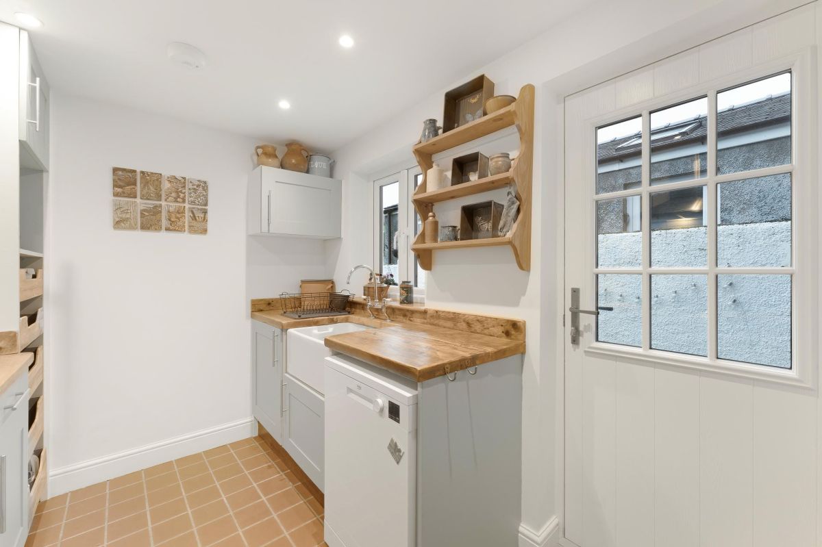 Swift House, listing photograph 7