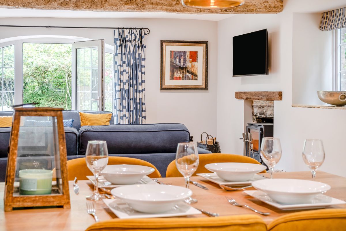 Caretakers Cottage - Goytre Hall, listing photograph 10