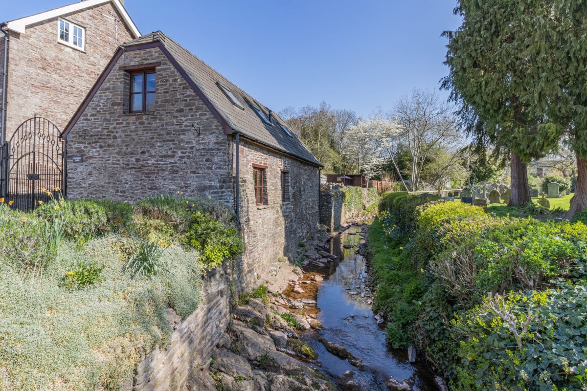 Riverside Barn - Llangorse