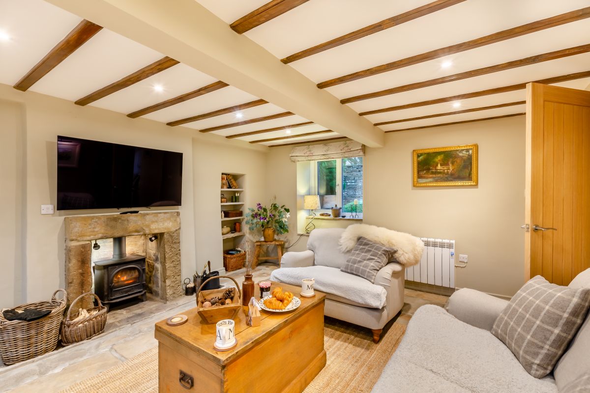 Theas Cottage, listing photograph 9