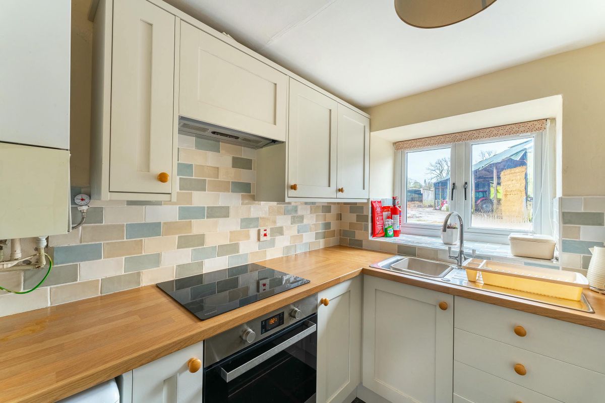 Cuckoo Brow Cottage at Thompson Ground, listing photograph 10
