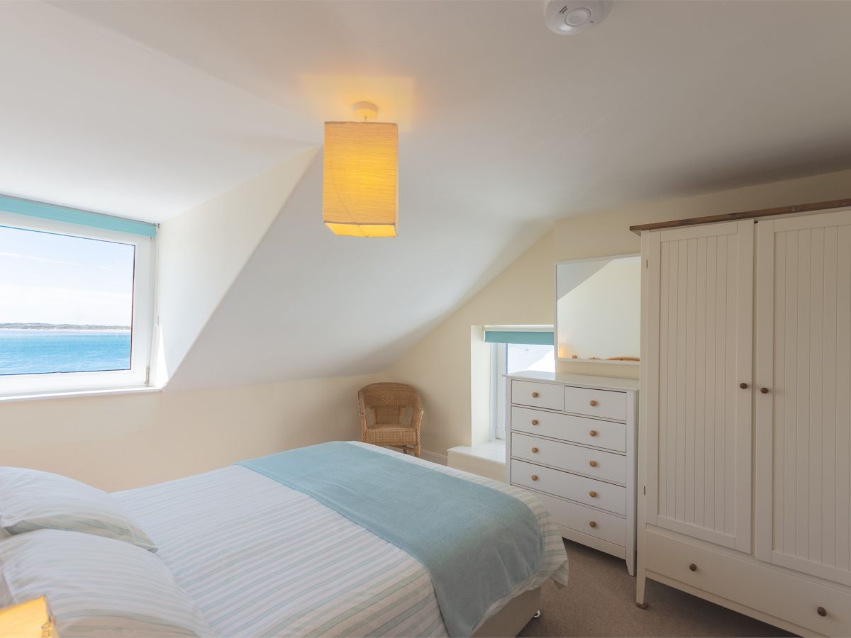 Glan Y Mor, listing photograph 9