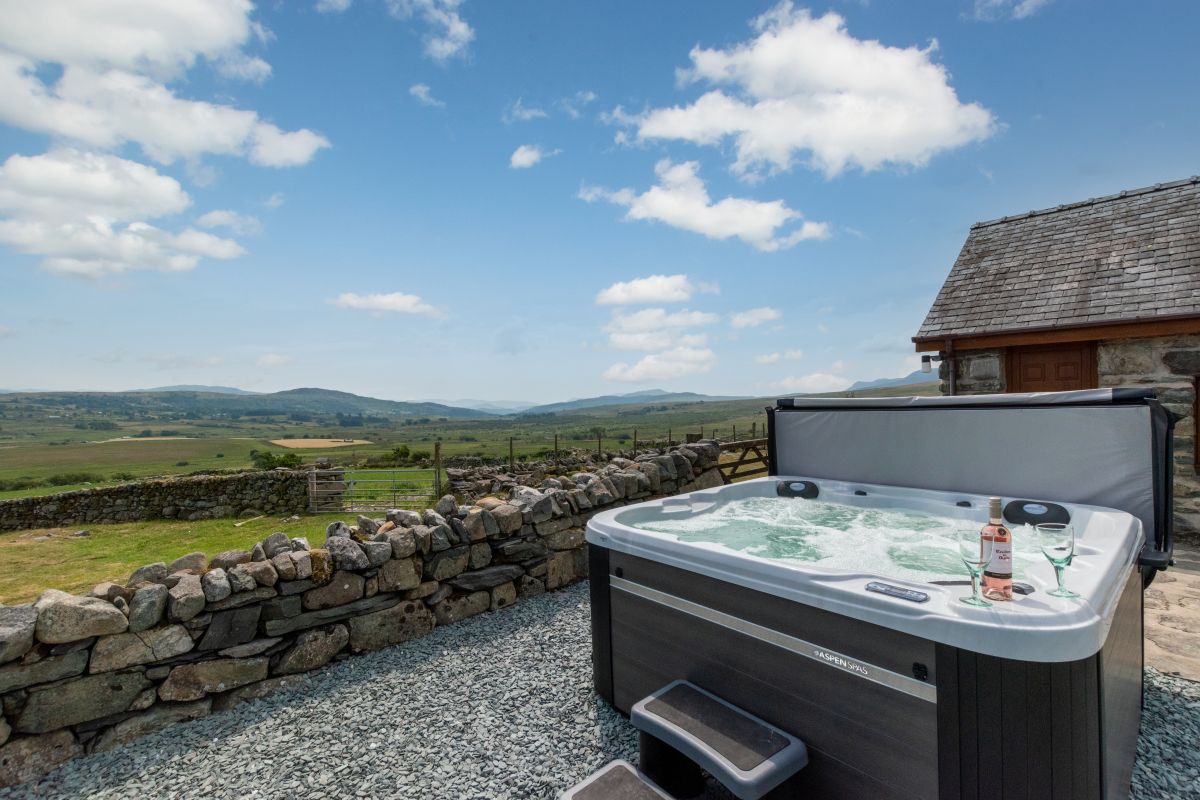 Ty Cerrig Cottage, listing photograph 2