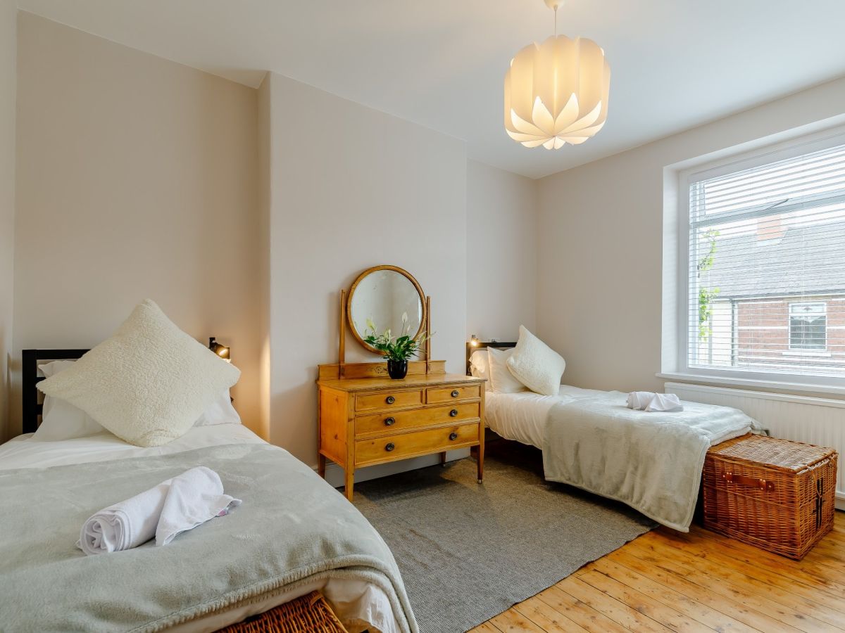 Ivy Lodge, listing photograph 12