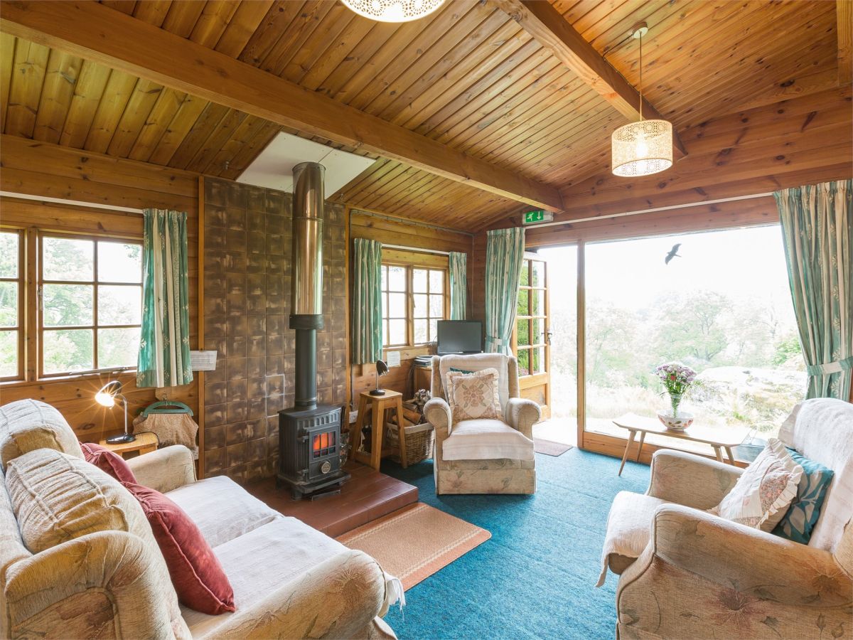 The Log Cabin, listing photograph 4