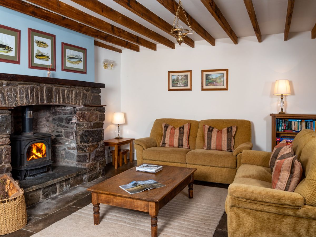 Llwyn-y-neuadd, listing photograph 7