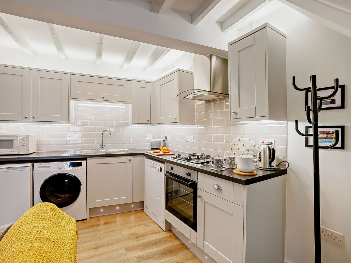 Anne Owens Cottage, listing photograph 8