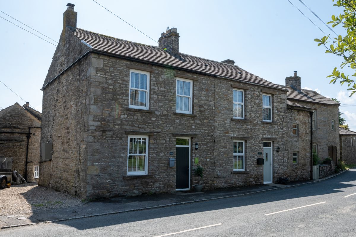 Wayside, listing photograph 2