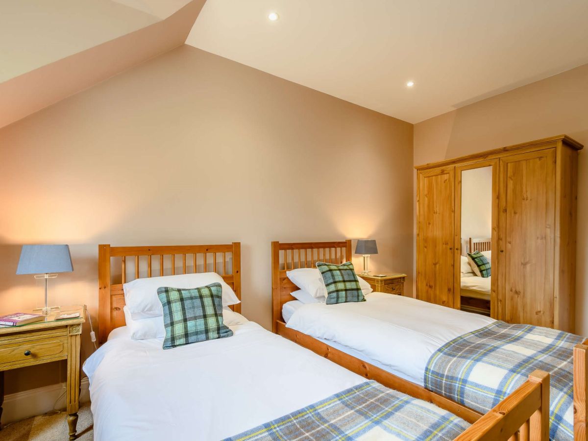 Scott Cottage - Loch Katrine, listing photograph 11
