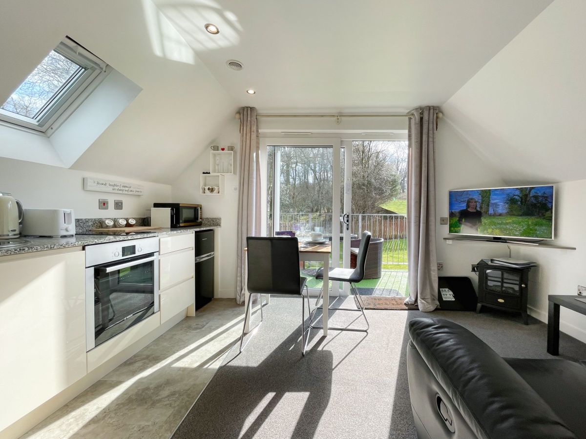 Wee Secret Apartment, listing photograph 6