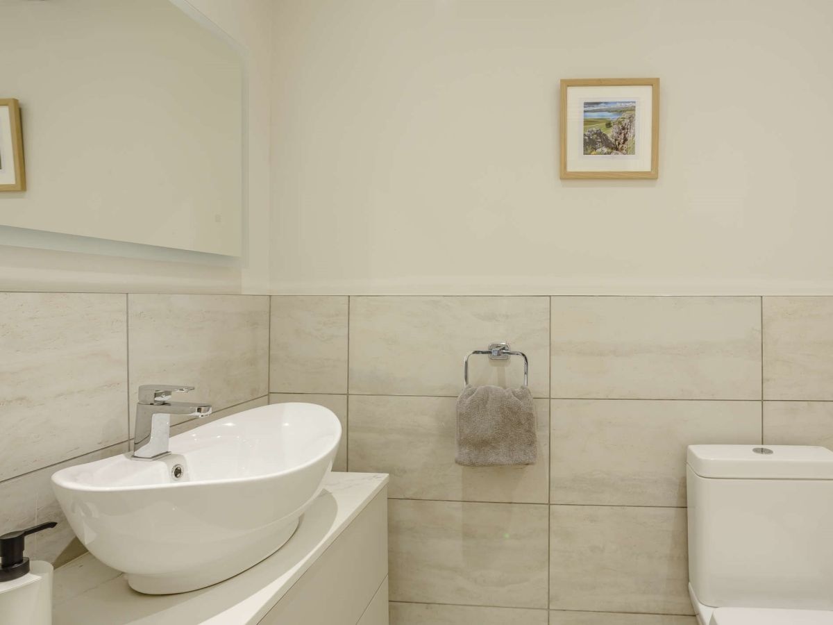 Brooke Barn, listing photograph 8