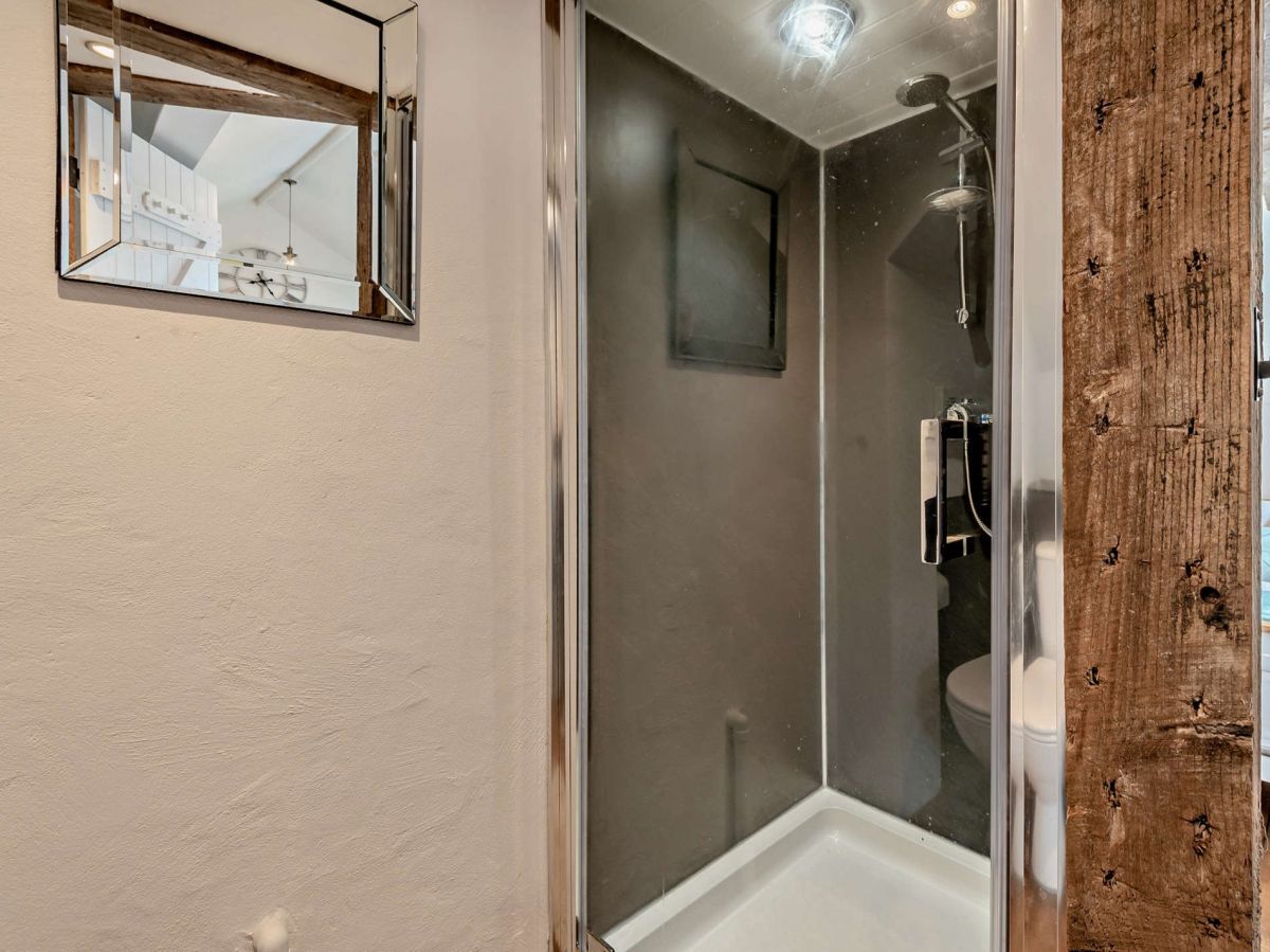 Ganny Loft, listing photograph 12