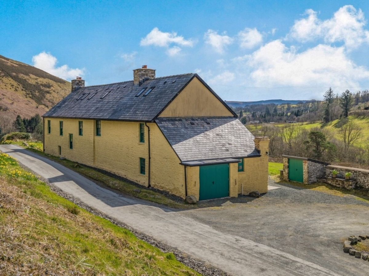 The Old Family Home, listing photograph 2