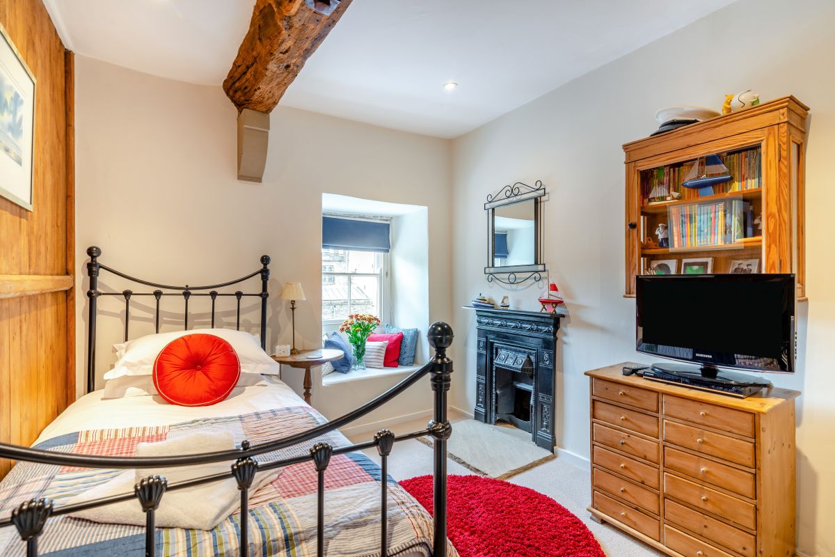 West End Cottage, listing photograph 12
