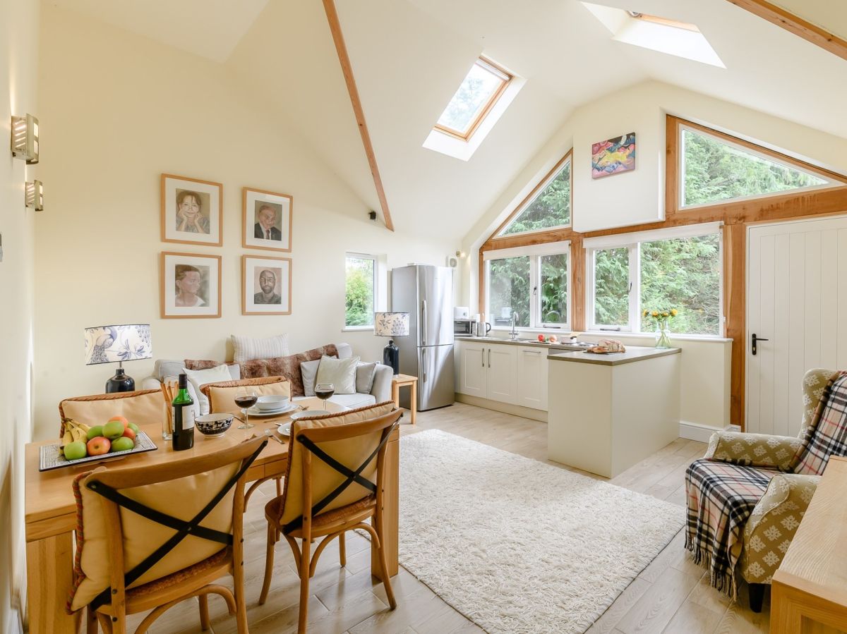 The Carriage House - Peak, listing photograph 7