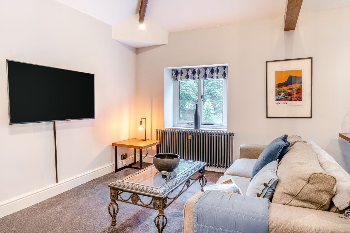 The Grooms Studio - Goytre Hall, listing photograph 10