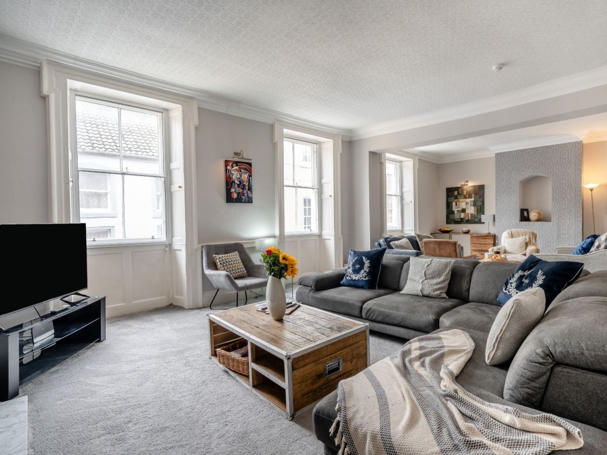 Six Castlegate, listing photograph 2