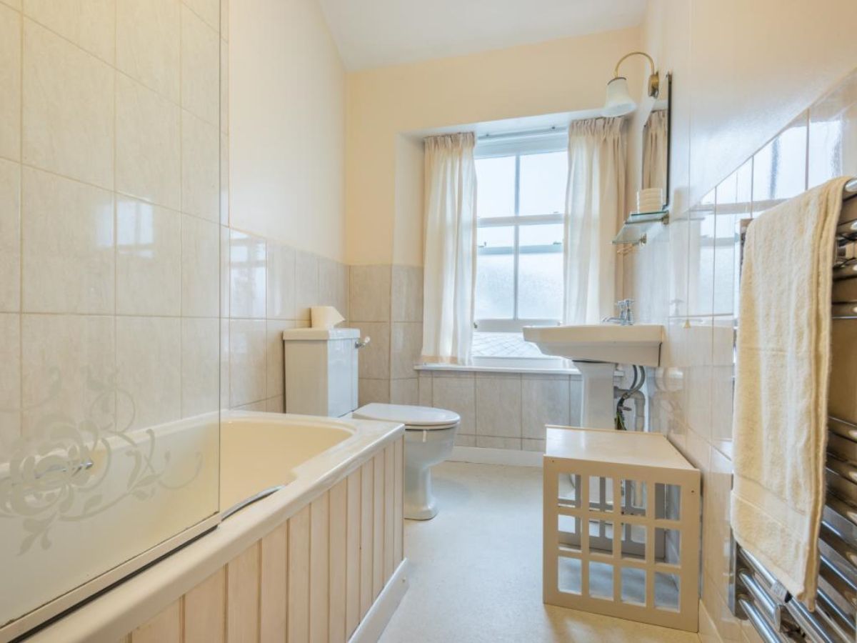 Flat 4 Skiddaw View, listing photograph 8