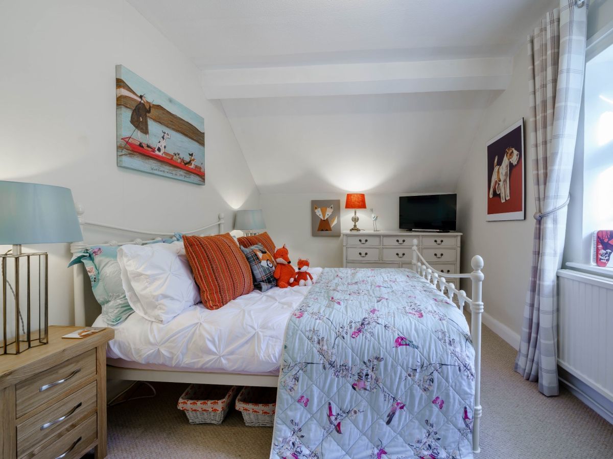 Nutwood Cottage, listing photograph 4