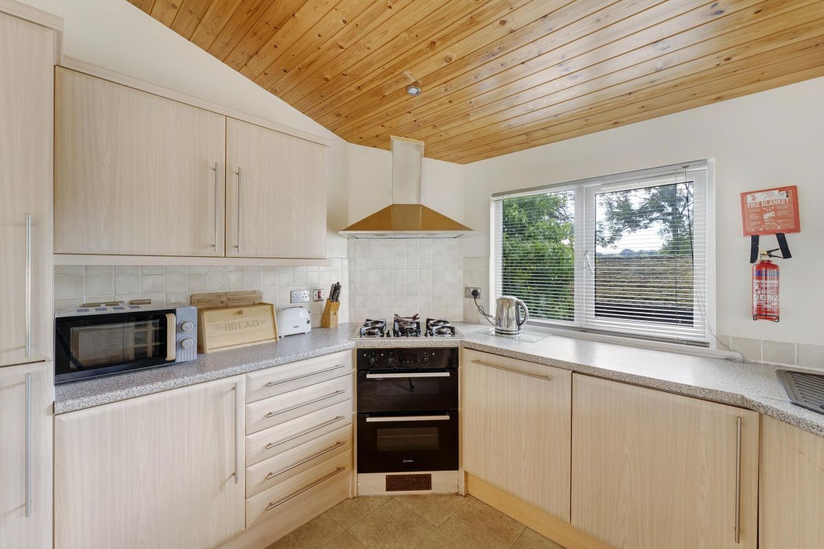 Lilac Lodge at Pound Farm, listing photograph 8