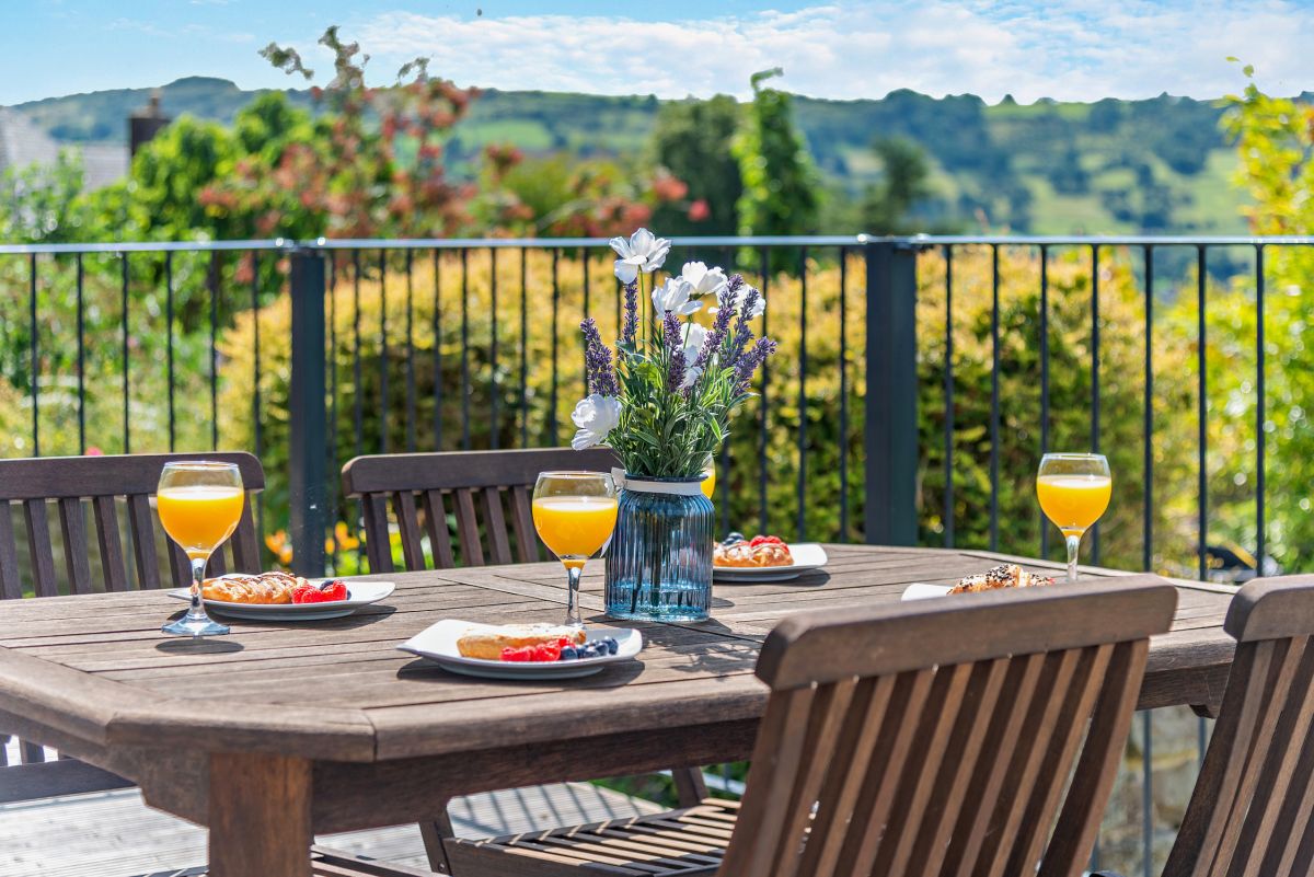 Apple Tree View, listing photograph 7