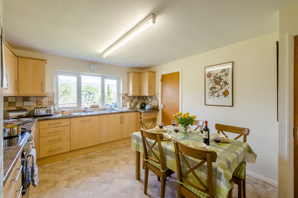Stoneleigh - Hawes, listing photograph 4