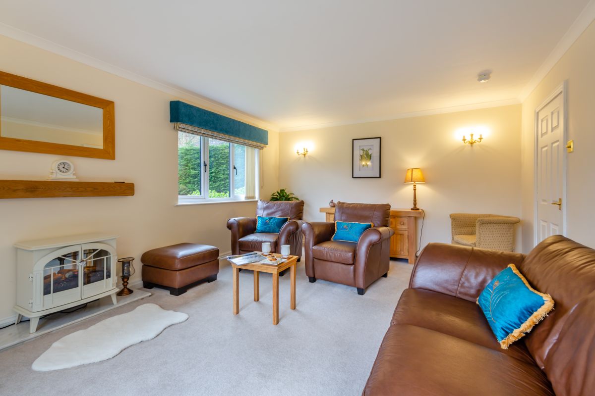 Cysgod y Coed, listing photograph 9