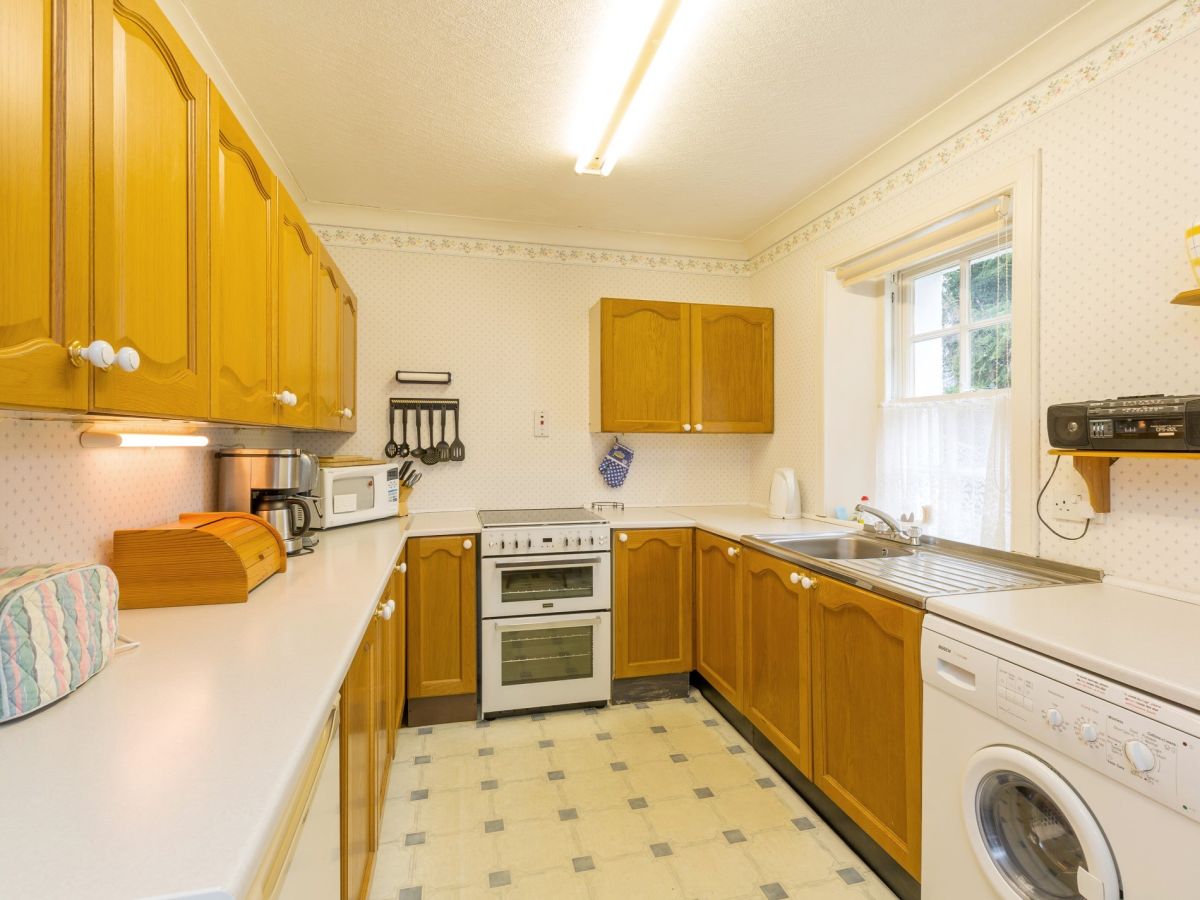 4 Viewbank Gardens, listing photograph 8