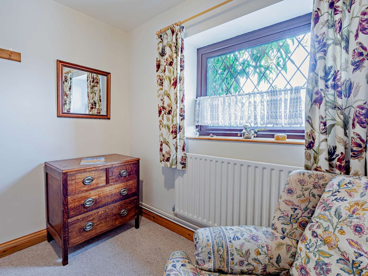 Judy Cottage, listing photograph 11