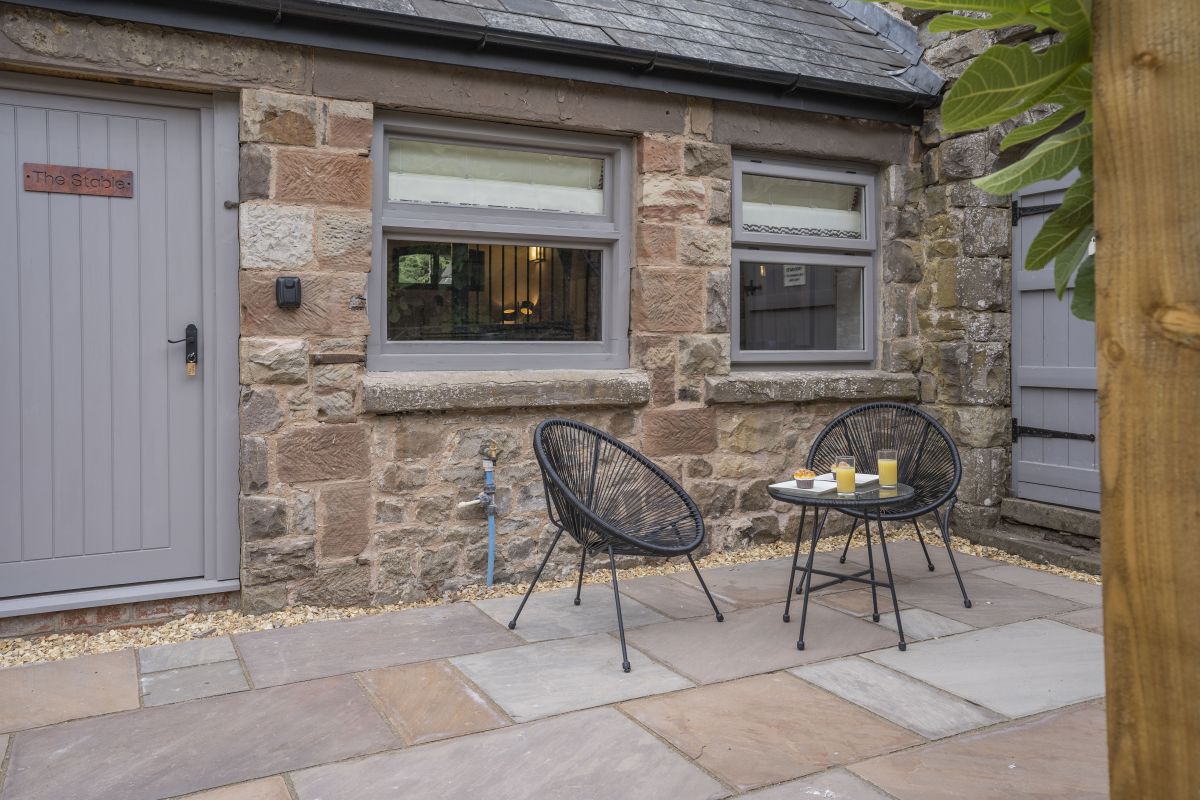 The Stables - Goytre Hall, listing photograph 6