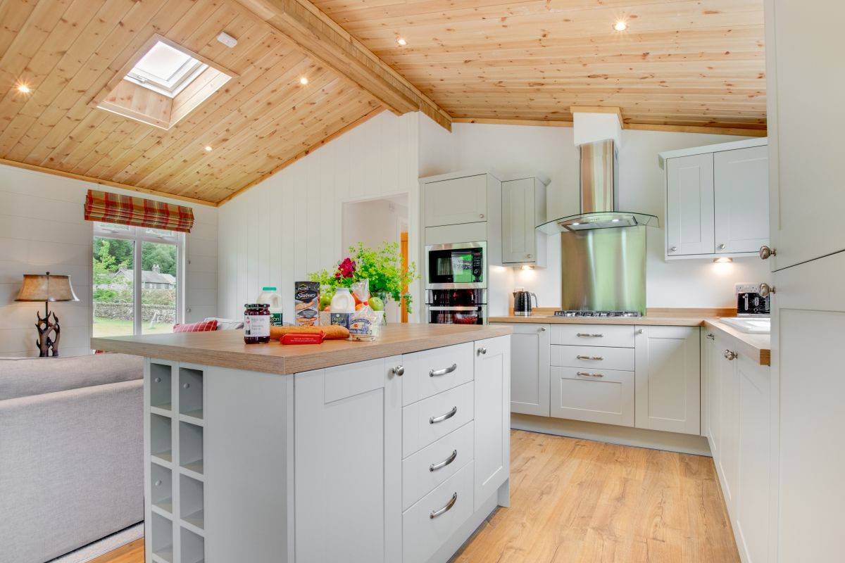 Llyn Dinas Lodge, listing photograph 3