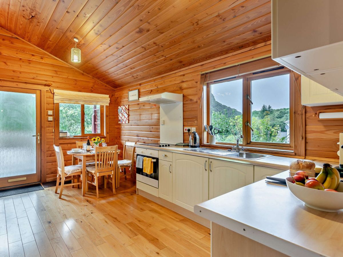 Dailfearn Chalet, listing photograph 7