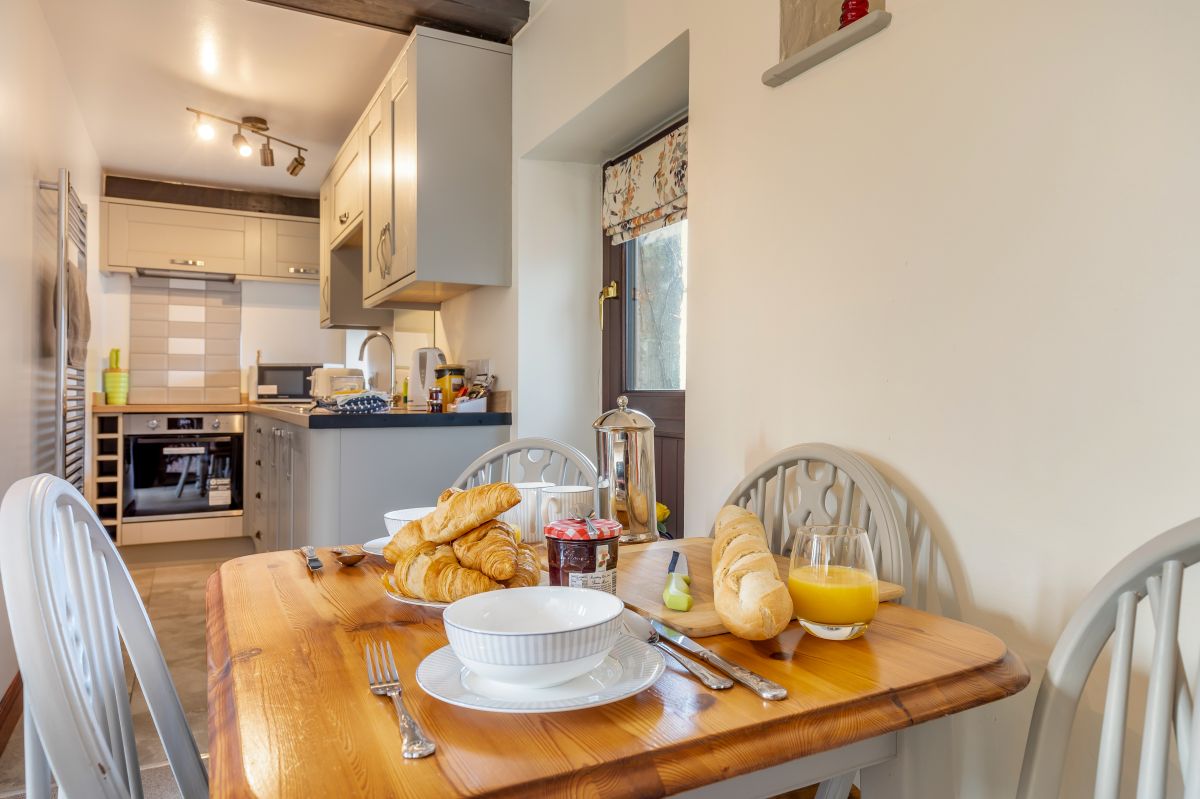 Poppies Court, listing photograph 7
