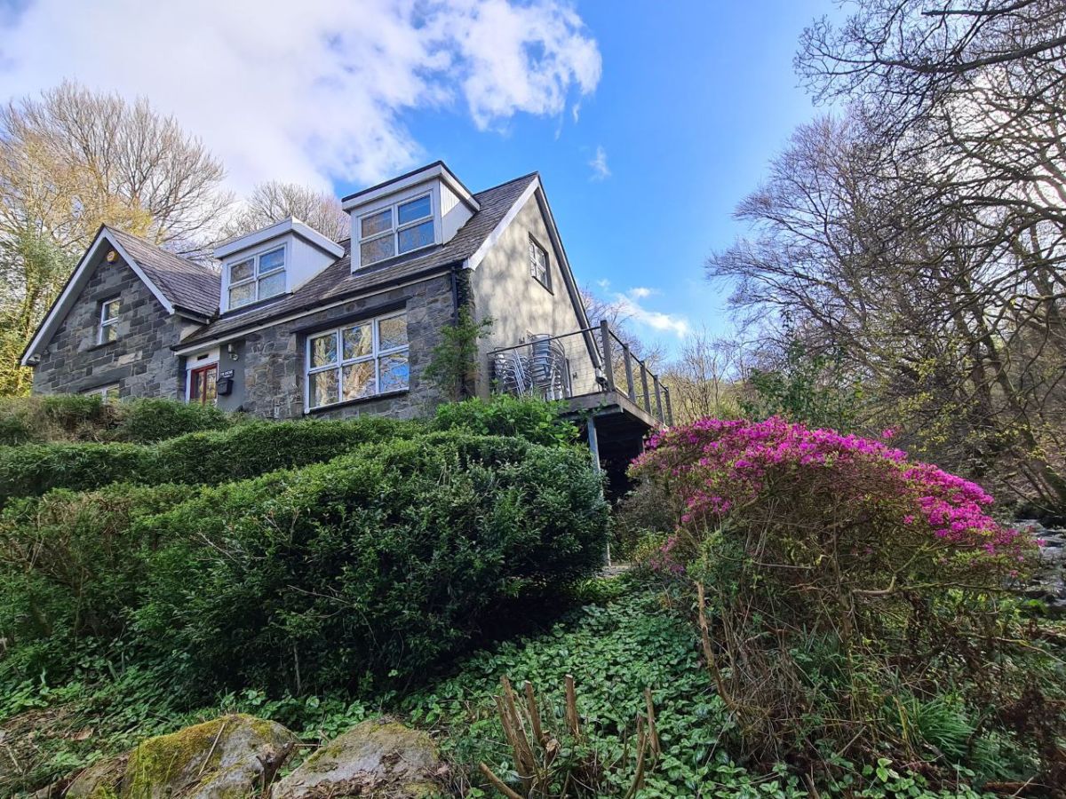Llety Eryri - Snowdonia Woodland Cottage, listing photograph 8