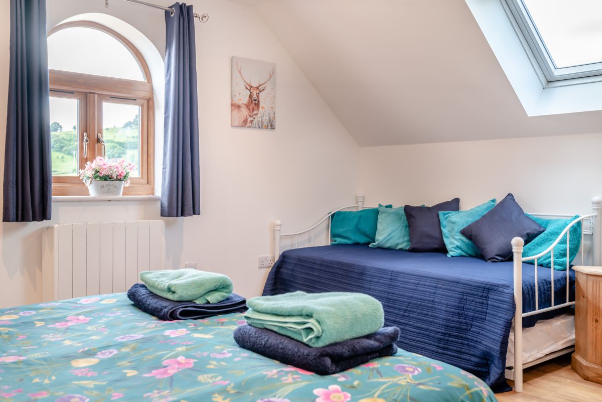 Lakeside Loft, listing photograph 10