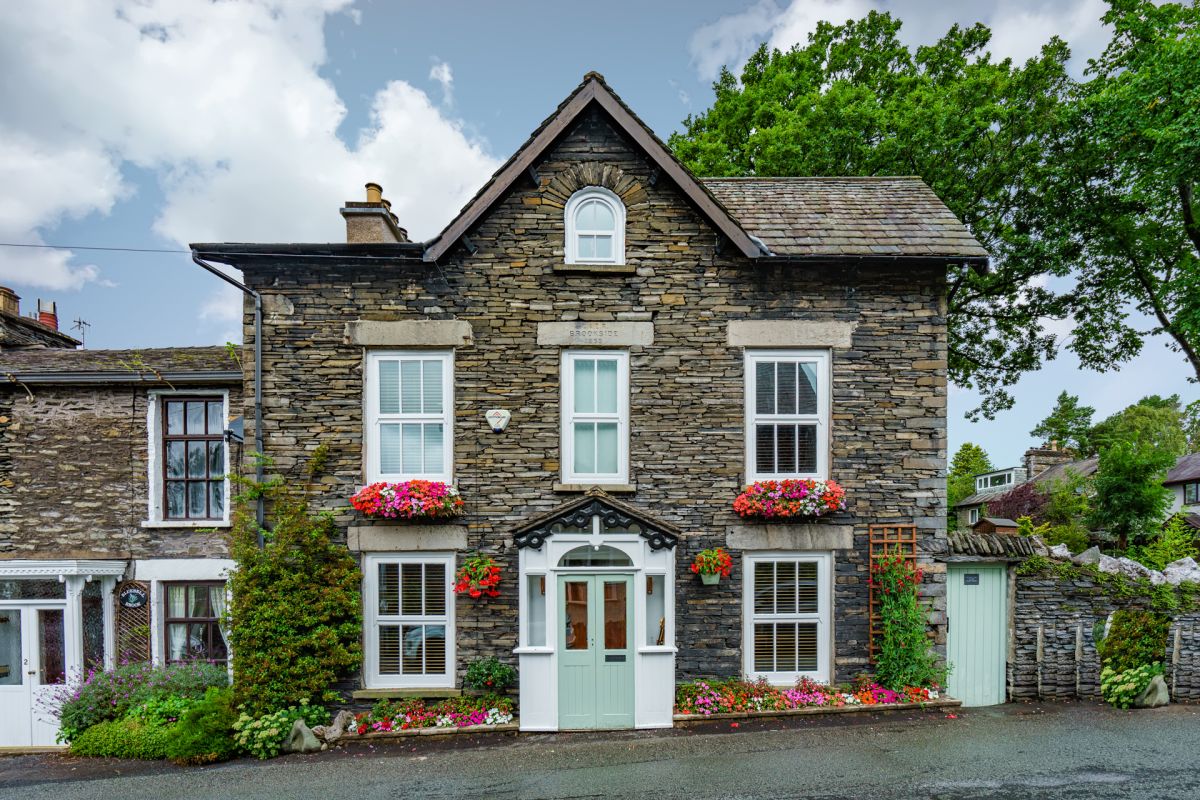 Brookside Cottage, listing photograph 2