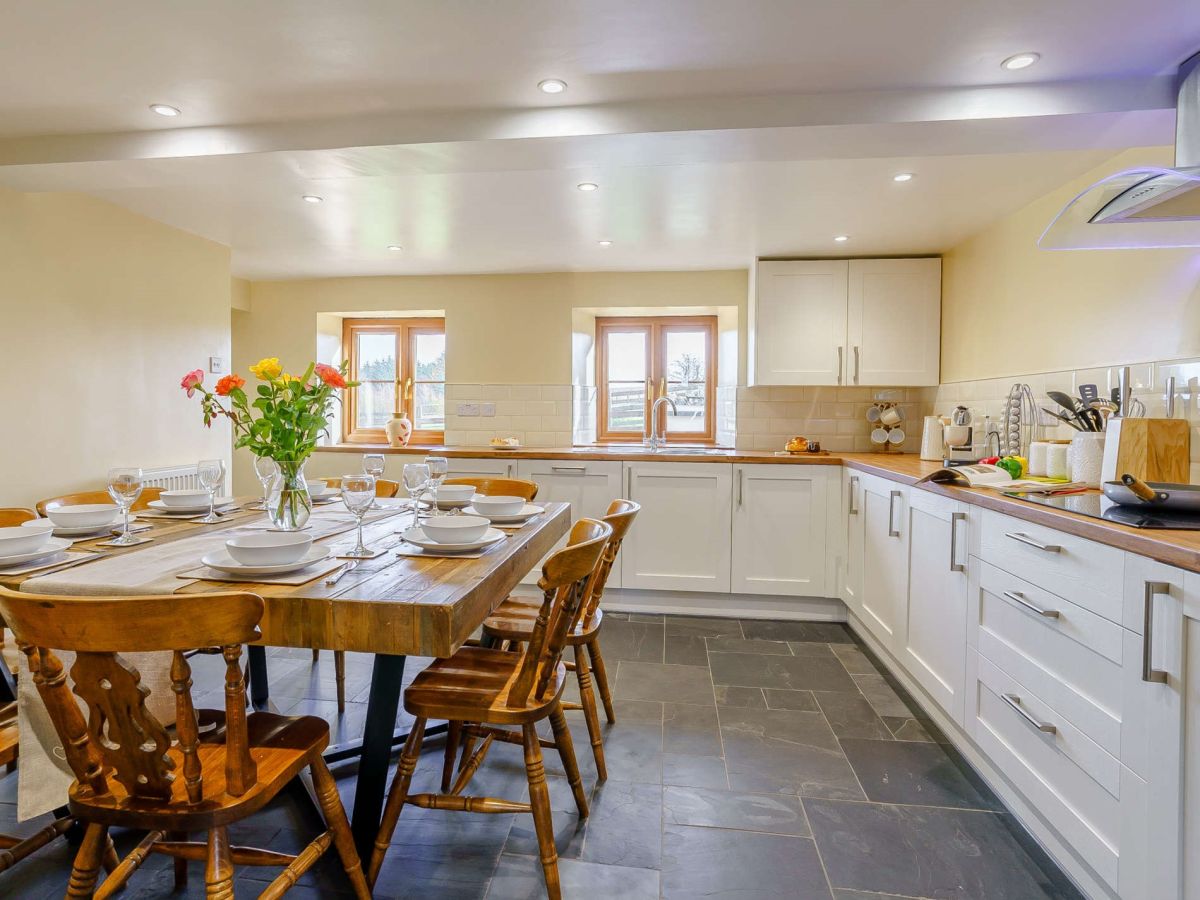 Garn-llech Barn, listing photograph 12